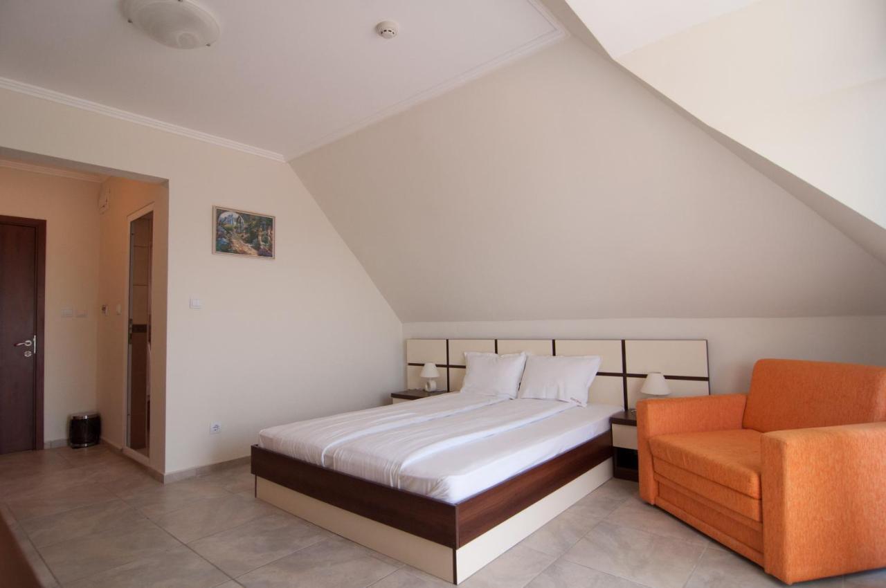 Guest House Hiora Ahtopol Extérieur photo