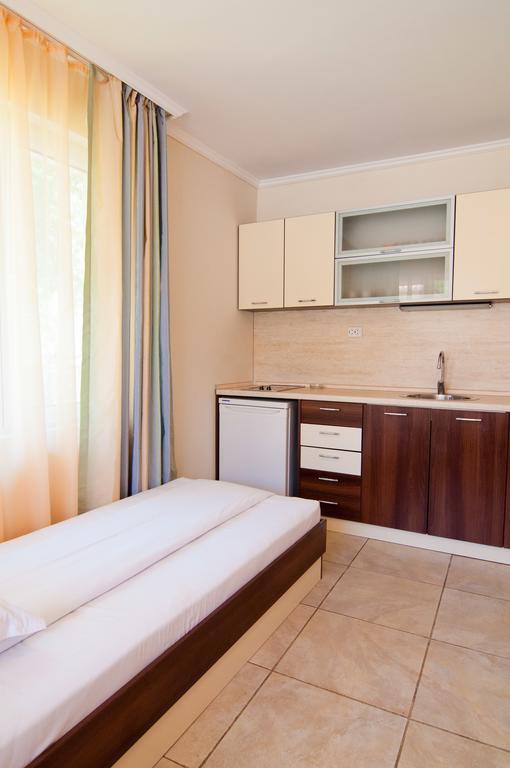 Guest House Hiora Ahtopol Extérieur photo