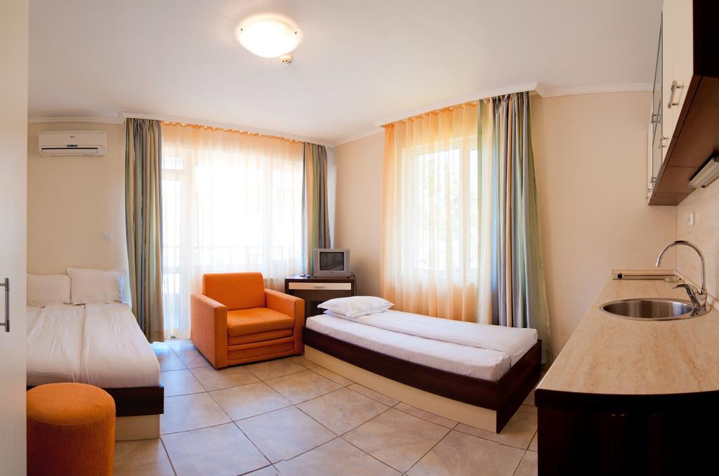 Guest House Hiora Ahtopol Extérieur photo