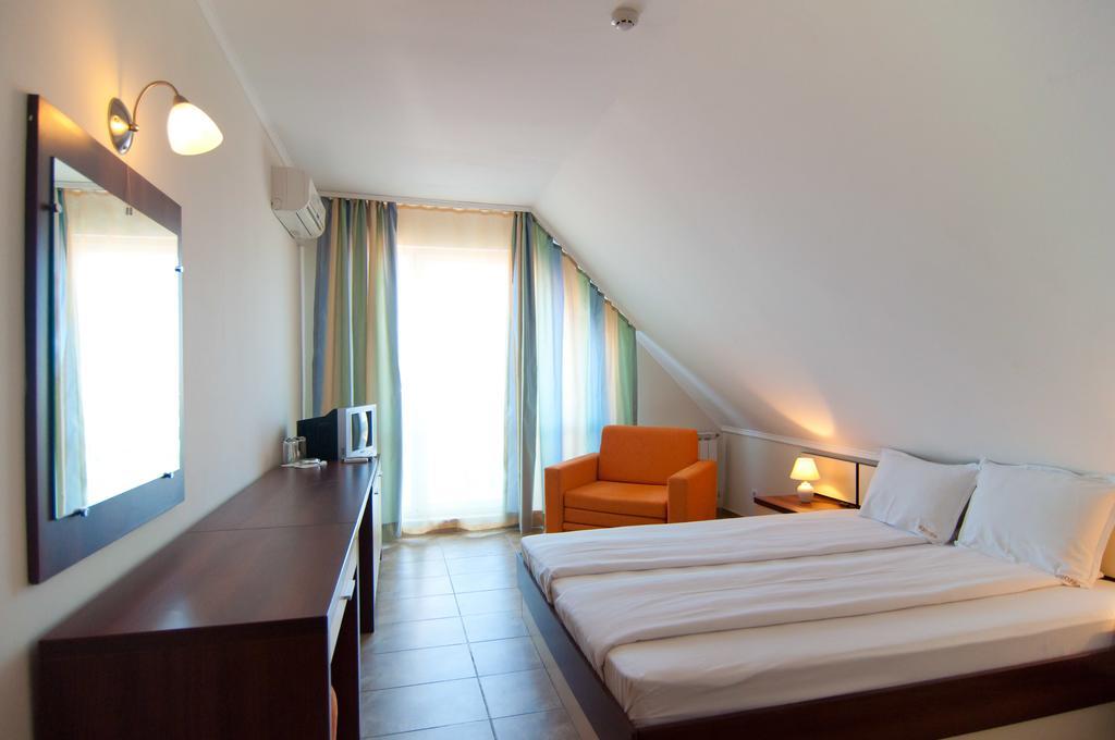 Guest House Hiora Ahtopol Extérieur photo