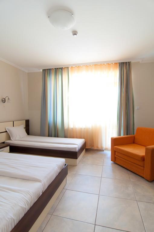 Guest House Hiora Ahtopol Extérieur photo