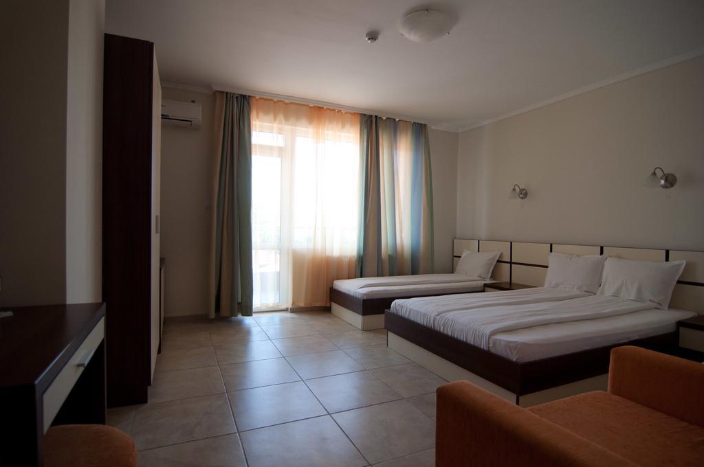 Guest House Hiora Ahtopol Extérieur photo