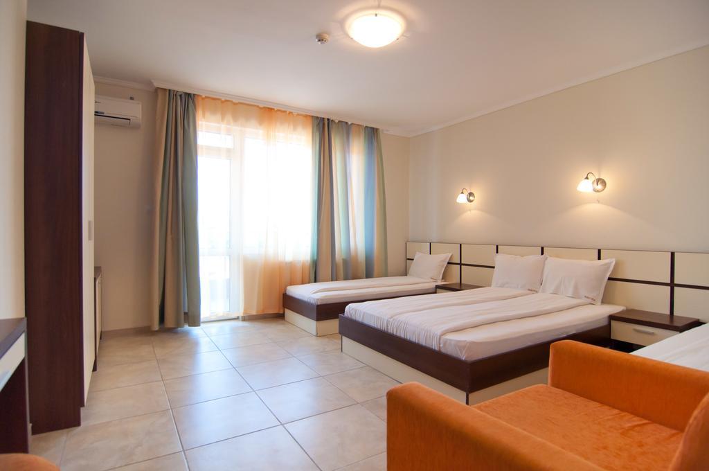 Guest House Hiora Ahtopol Extérieur photo