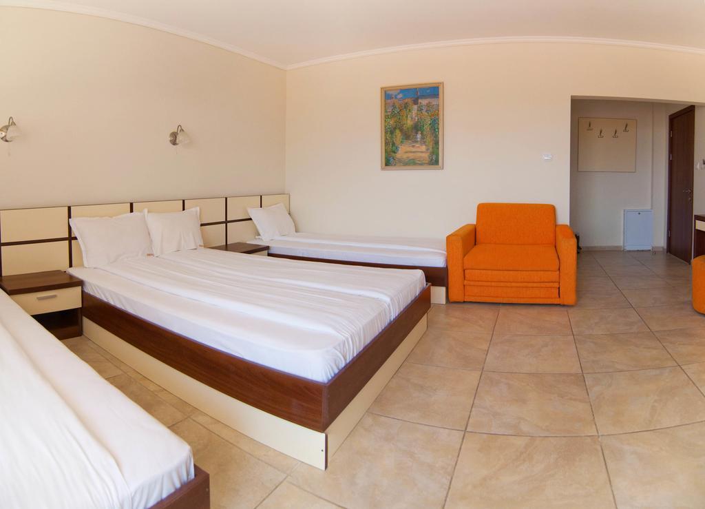 Guest House Hiora Ahtopol Extérieur photo